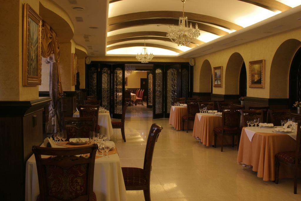 Merey Hotel Karagandy Exterior foto